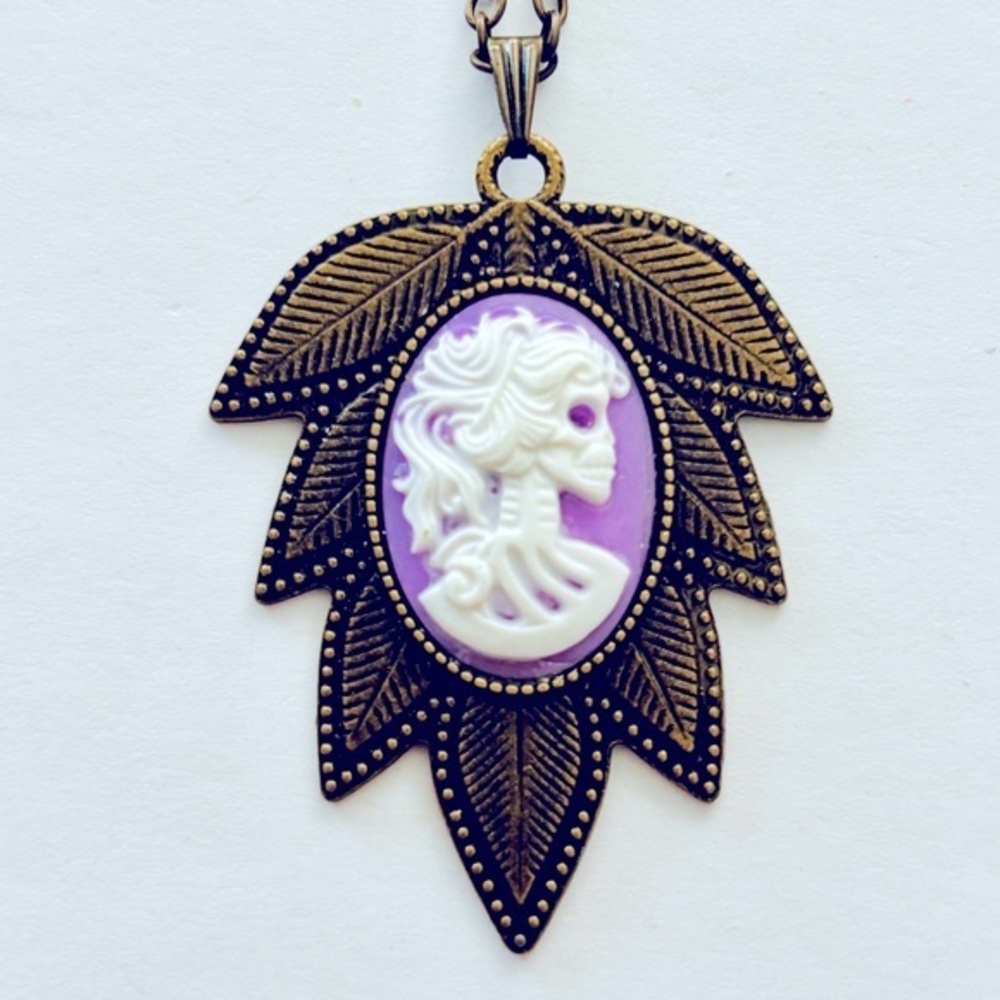 Skeleton Lady Profile Cameo Lead Pendant Necklace, NWT, Handmade